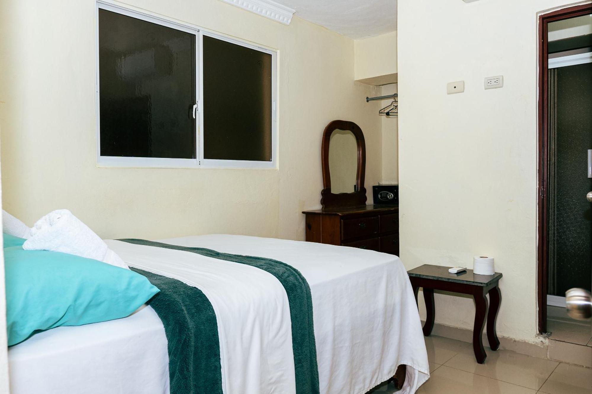 Bnb Tropical Island Aparthotel - Corales Del Sur - Santo Domingo Este Extérieur photo